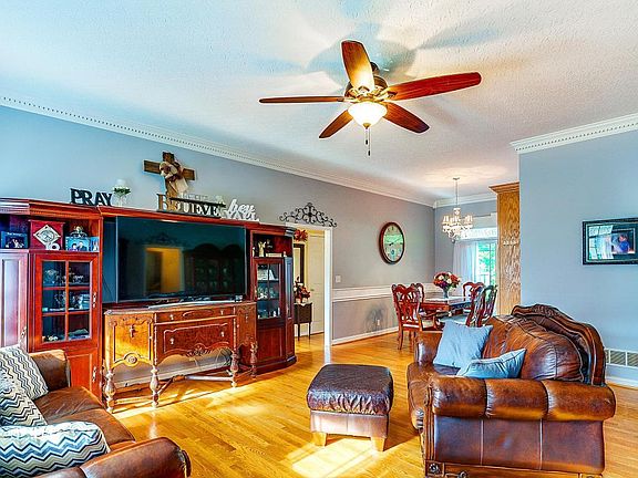 5th image of 263 River Oaks Dr