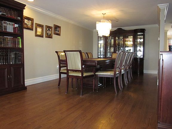 3rd image of 43 Kingsfield Dr
