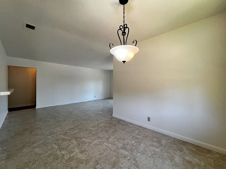 10 Linnell Ave — Photo 11