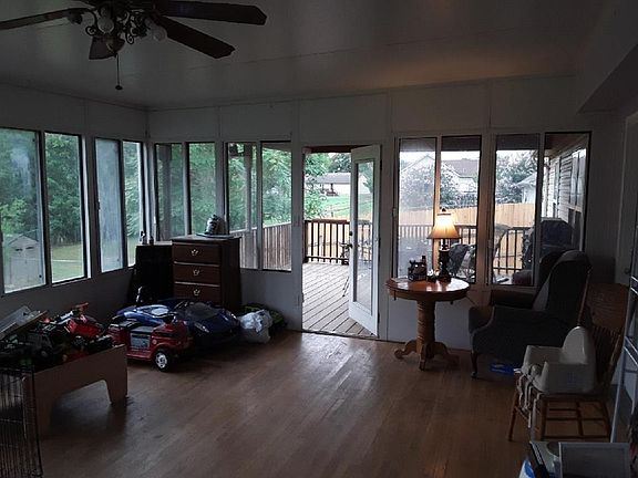 3rd image of 423 Wildwood Dr
