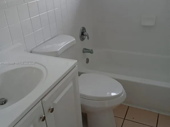 1420 NE 171st St APT 2, Miami, FL 33162
