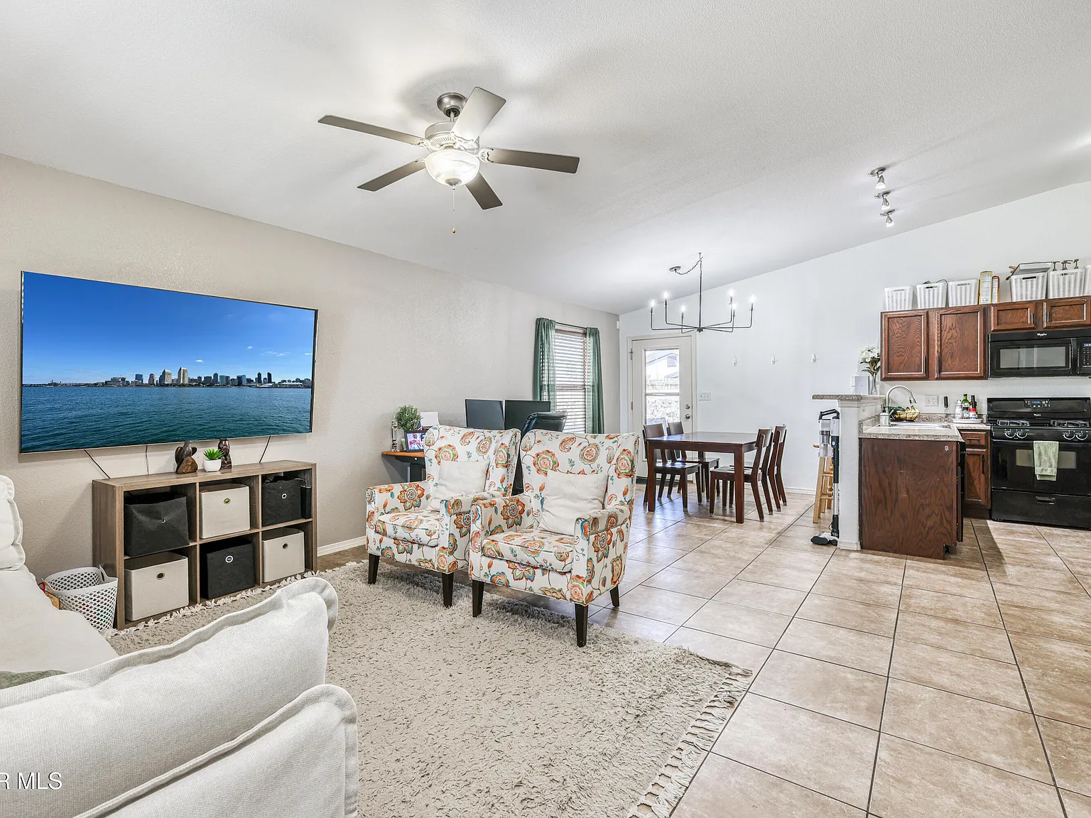 3 bed, 2.0 bath, 1330 sqft, $1,750 — Photo 4