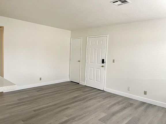3rd image of 5121 Pioneer Ave APT 101