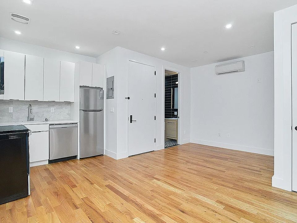 1st image of 3215 Clarendon Rd #3R