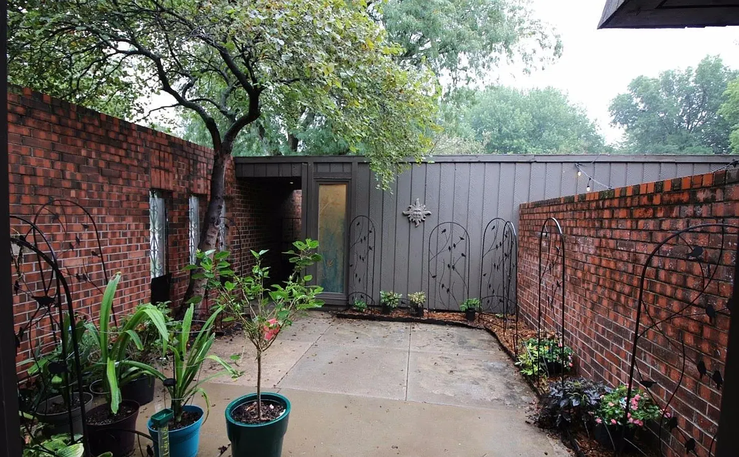 2 bed, 986 sqft, $1,975 — Photo 2