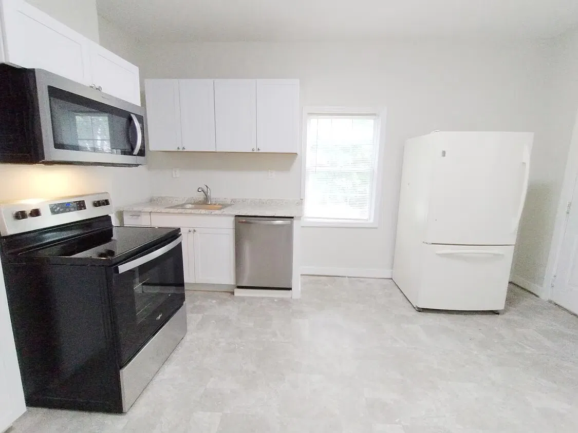 2 bed, 1320 sqft, $1,800 — Photo 2