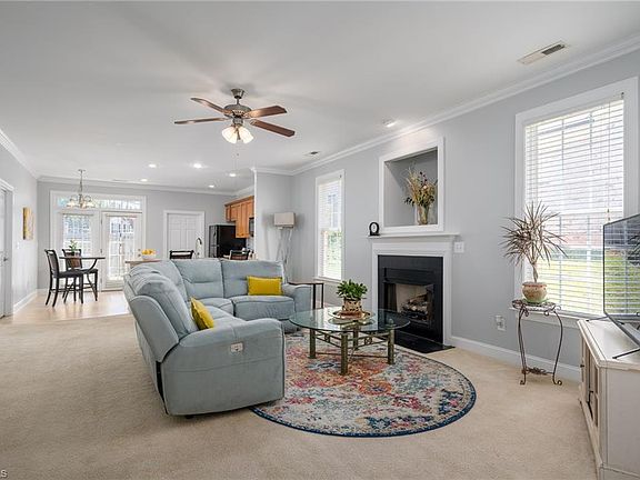 4th image of 14 Nandina Dr