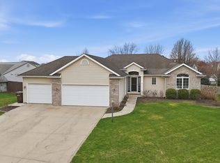 15905 Lebaron Ln, Huntertown, IN 46748