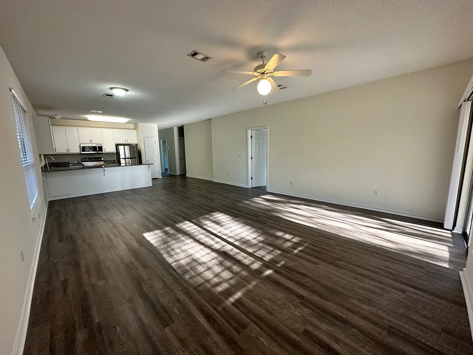 3 bed, 1669 sqft, $2,800 — Photo 4