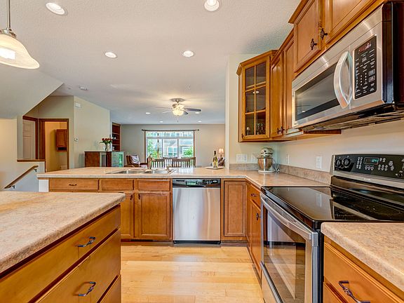 4th image of 11939 Emery Village Dr N