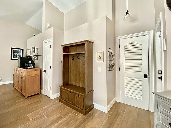 4th image of 6260 Lansdowne Cir