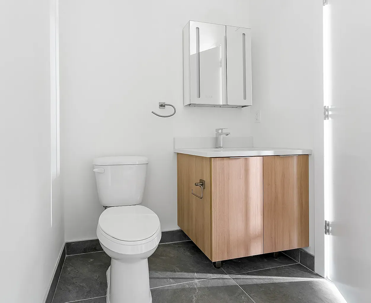 2 bed, 899 sqft, $2,800 — Photo 4