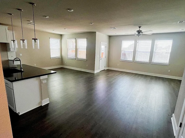 2905 Mary Elizabeth Dr — Photo 8
