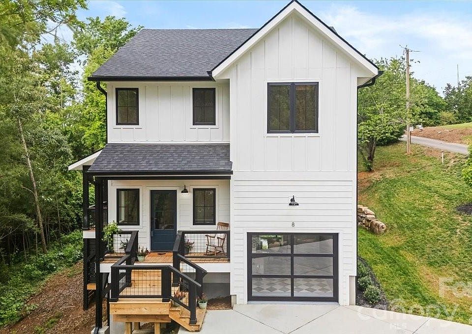 1st image of 8 Wildwood Park Knl