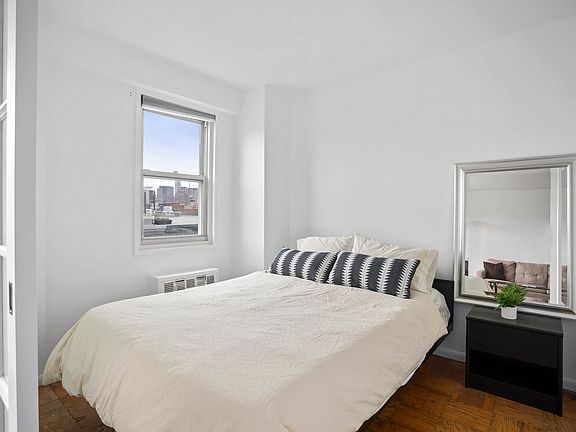 3rd image of 3 Sheridan Sq APT 14C