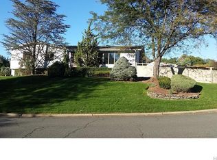 19 S Cranford Rd, Bardonia, NY 10954