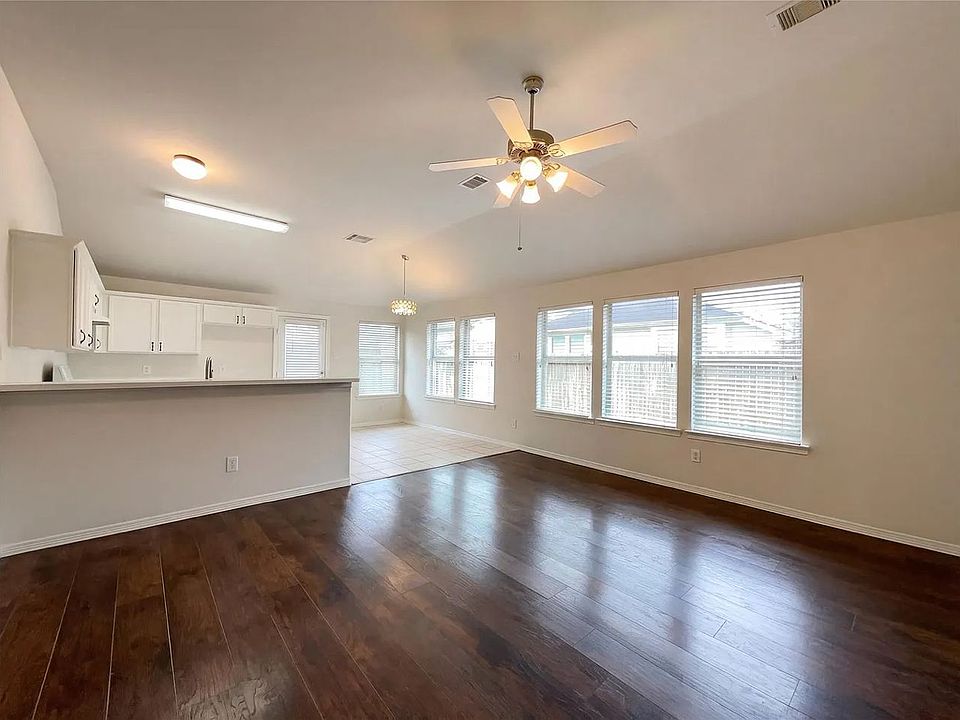 1st image of 5011 Royal Cypress Dr #104