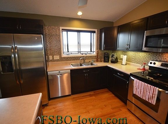 Kitchen - New Bosch & GE Stainless Steel Appliances & Ceiling Fan