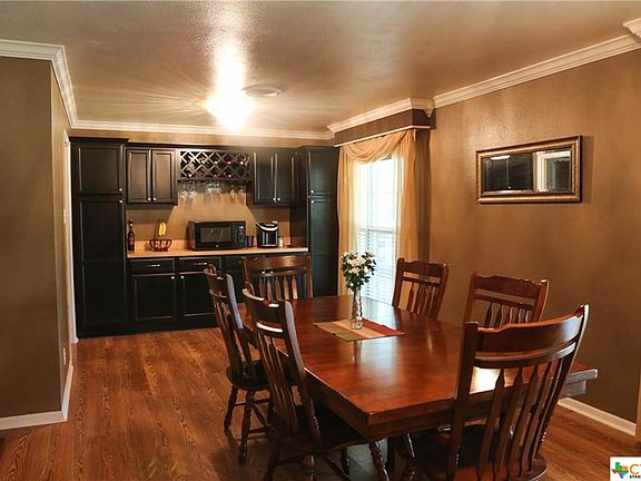 4th image of 3914 East Dr