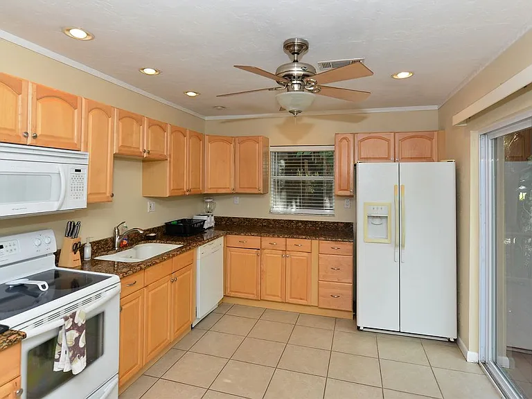 8200 Ibis St #2 — Photo 4