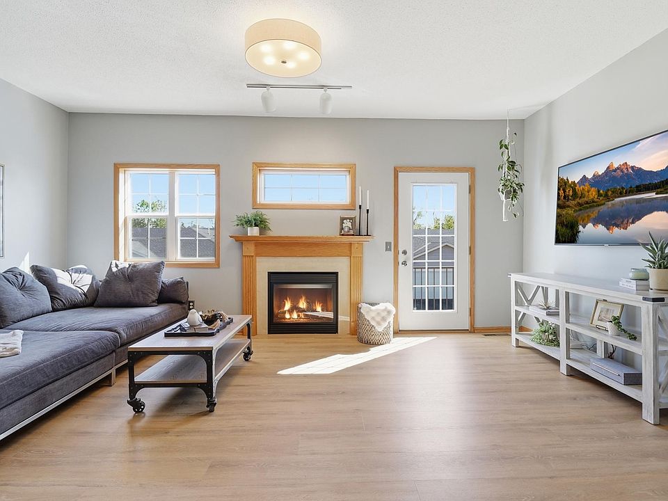 1st image of 13944 Ventura Pl