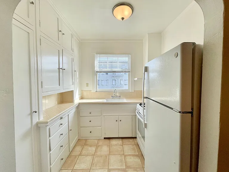 3255 Broderick St #7 — Photo 2