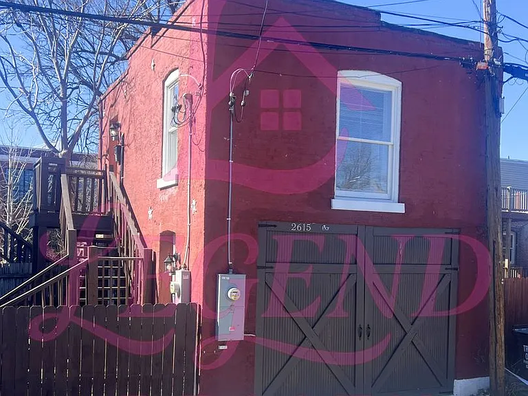 2615 Victor St — Photo 2