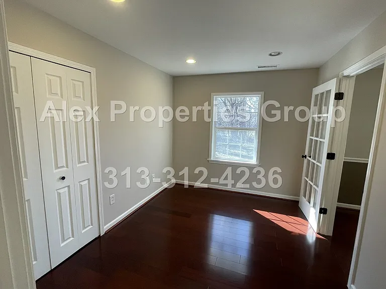 31045 Sheridan Dr — Photo 14