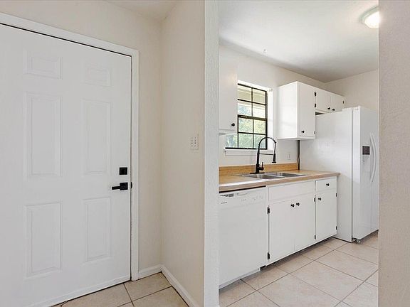 5th image of 4846 Clara Kee Ct