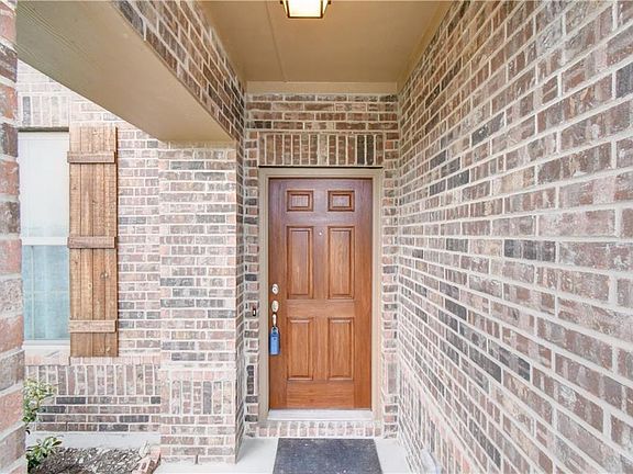 4th image of 965 Crest Breeze Dr