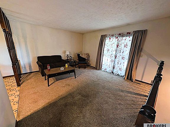 3rd image of 6020 S 48th St