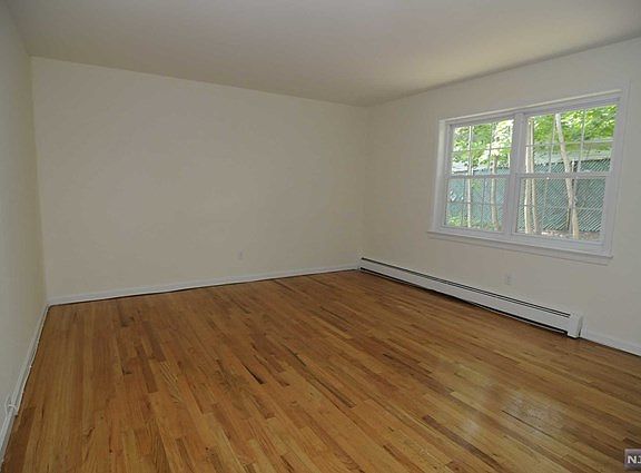 2nd image of 45 Maltbie Ave APT 3B