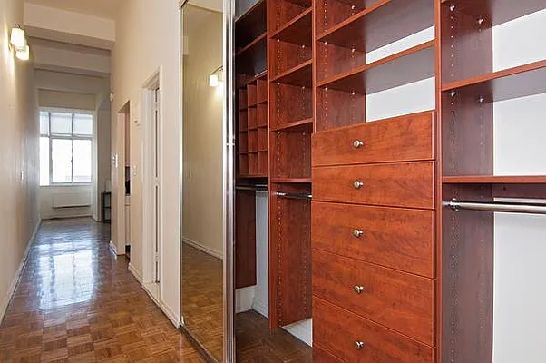 Sold by R New York | media 10