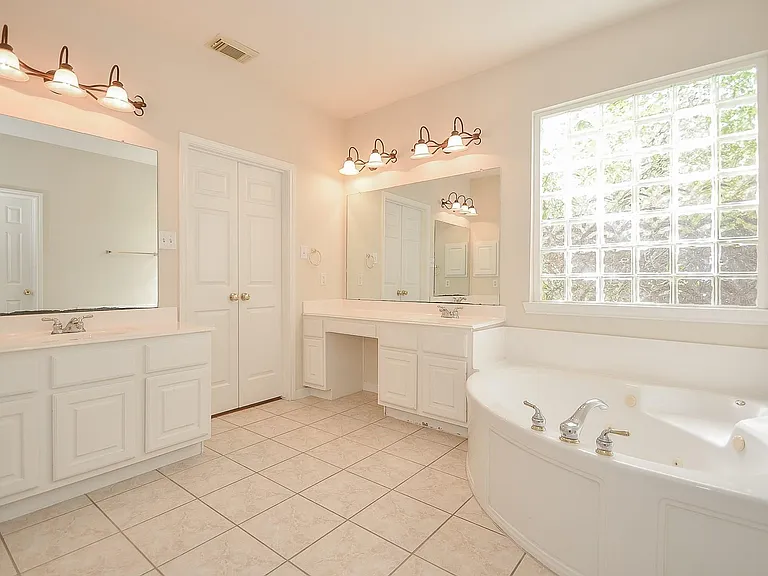 12407 Aliso Bend Ln — Photo 22