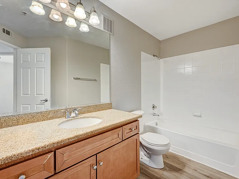 Borgata Condominiums — Photo 18