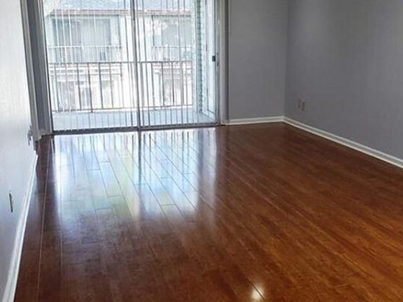 5th image of 3088 Plaza Terrace Dr