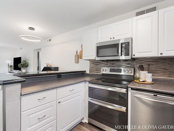 5th image of 3326 Devonwood Hills Dr #B