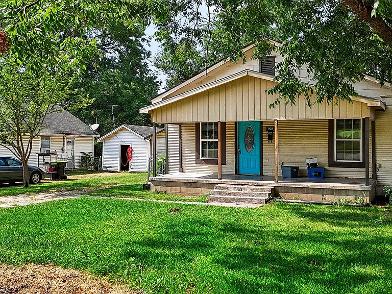 928 E Corona St — Photo 37