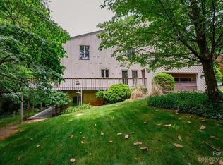 345 21st Avenue Dr NW, Hickory, NC 28601