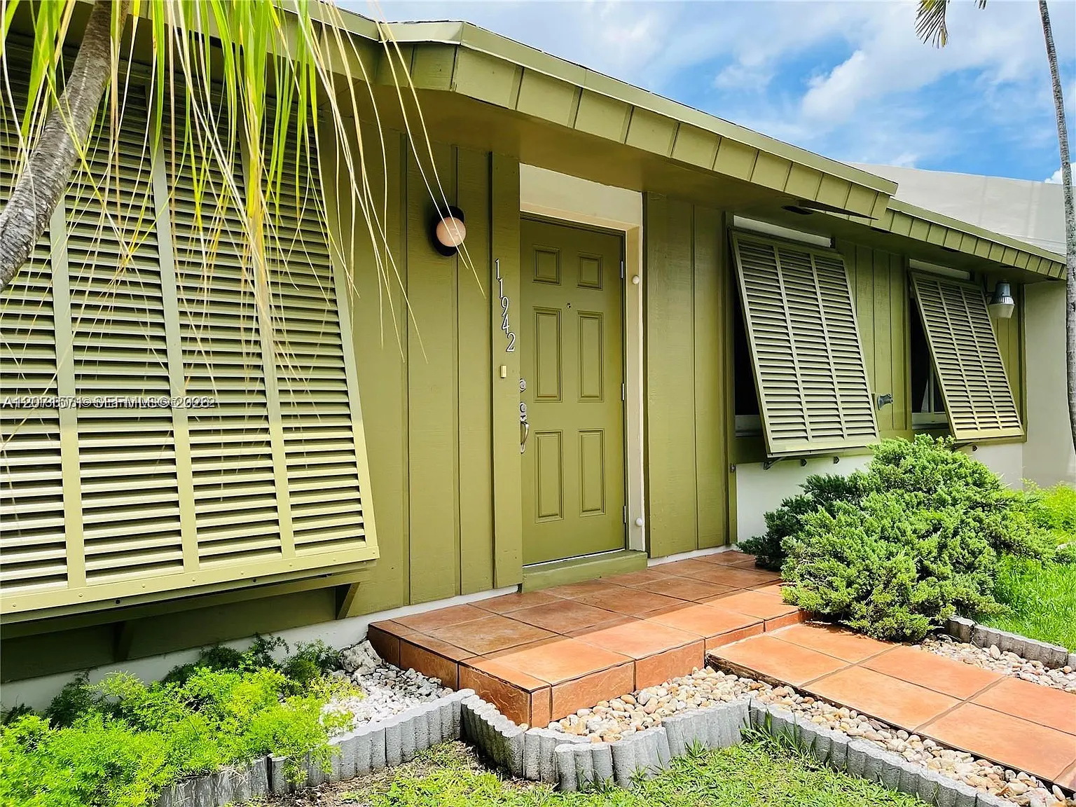 Devon Aire Villas Sec 8 — Photo 3