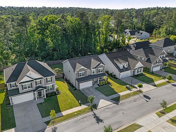 4th image of 586 Hampton Dr