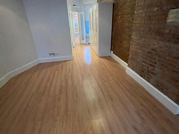 3rd image of 116 E 92nd St #2C