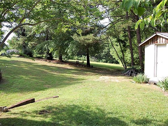 4th image of 1826 Myerwood Dr