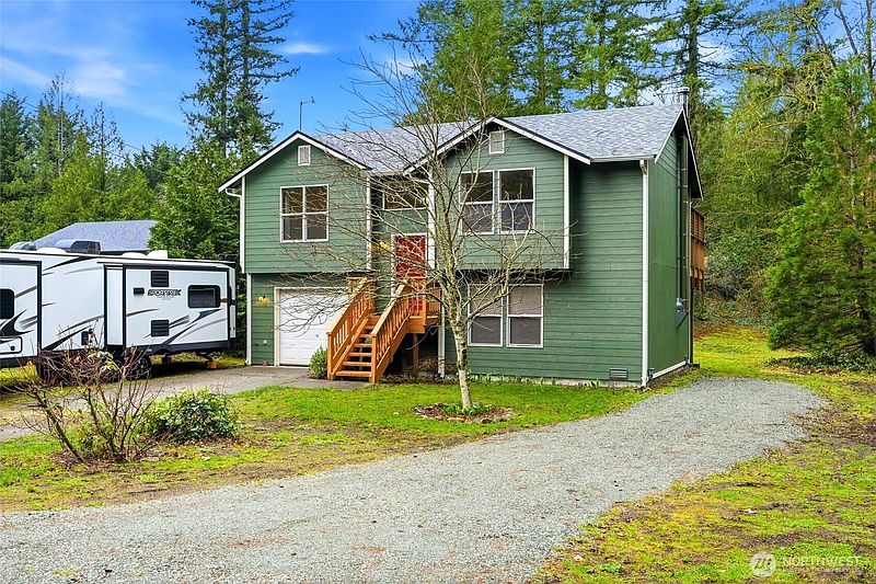 3rd image of 44525 Pine Road