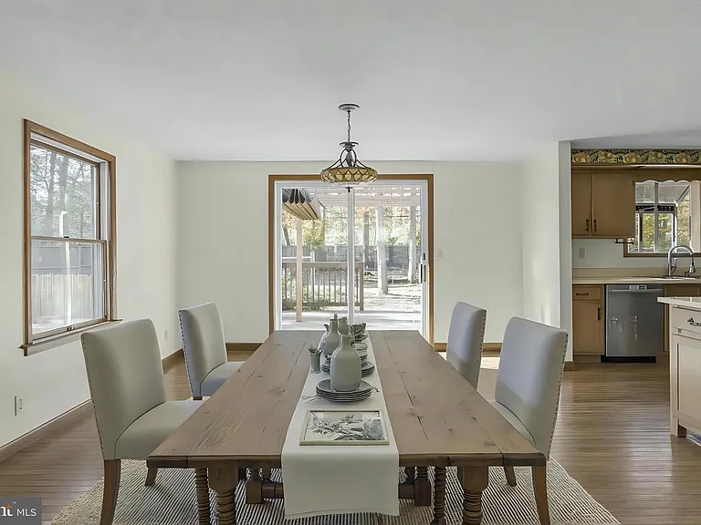 22397 Armstrong Dr — Photo 22