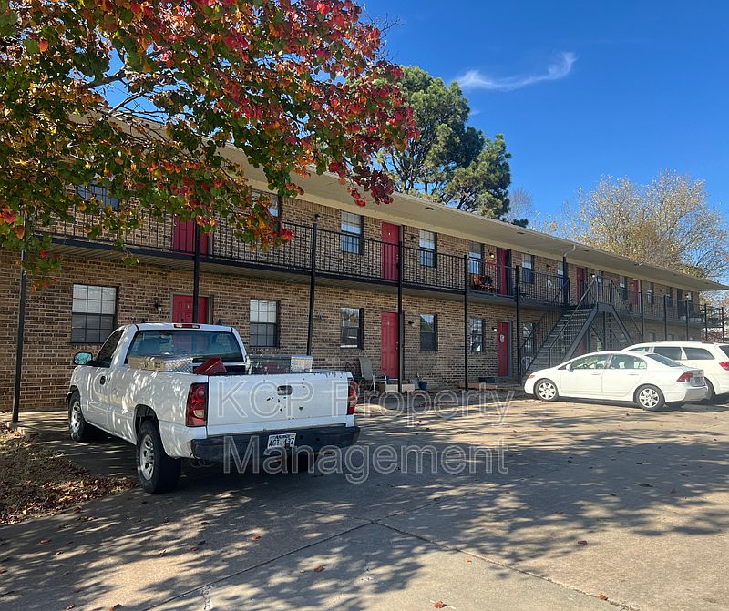 1st image of 340 W Dogwood St #6