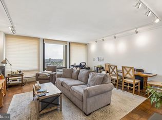 220 Locust St #24FS, Philadelphia, PA 19106