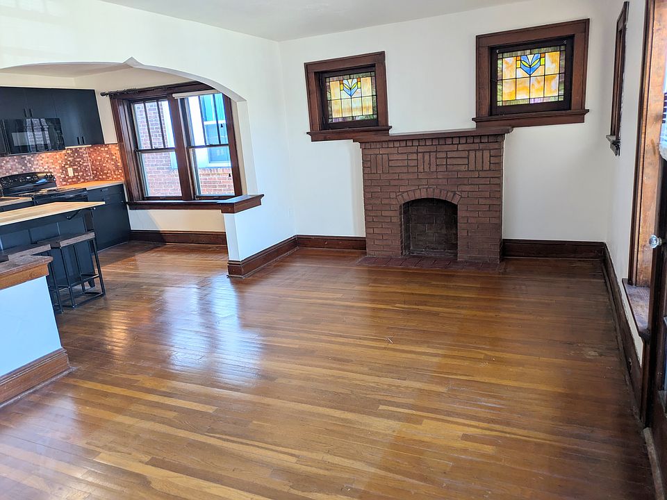 Living room (fireplace is decorative)