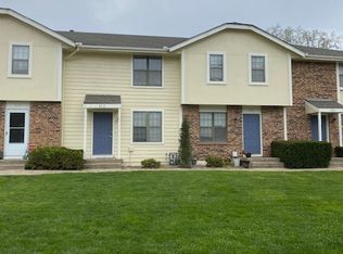 400 NE Timbercreek Dr, Lees Summit, MO 64086