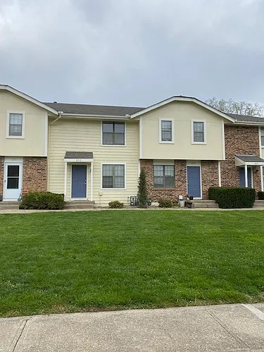 400 NE Timbercreek Dr Photo 1